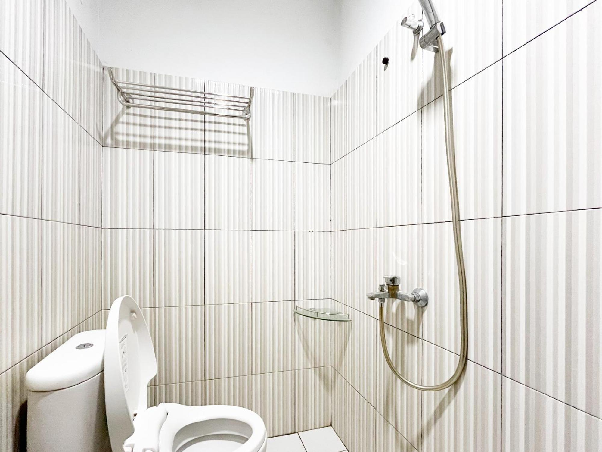 Reddoorz At Krisan Kendari Otel Pulupanda Dış mekan fotoğraf